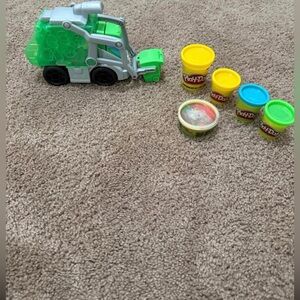 Garbage truck play doh